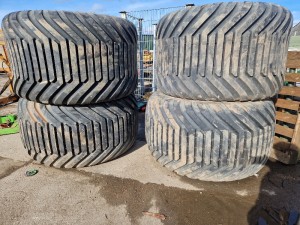 Set of 4 Floatation Tyres 648 BKT