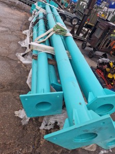 8 x steel Posts/Pillars/Columns 18ft in Length 