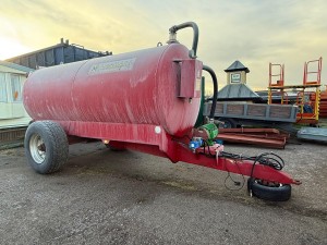 Marshall slurry tanker with pump 