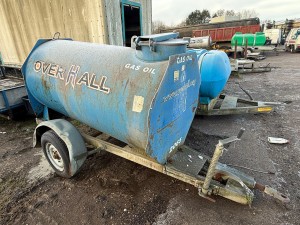 trailed gas oil bowser/tanker.